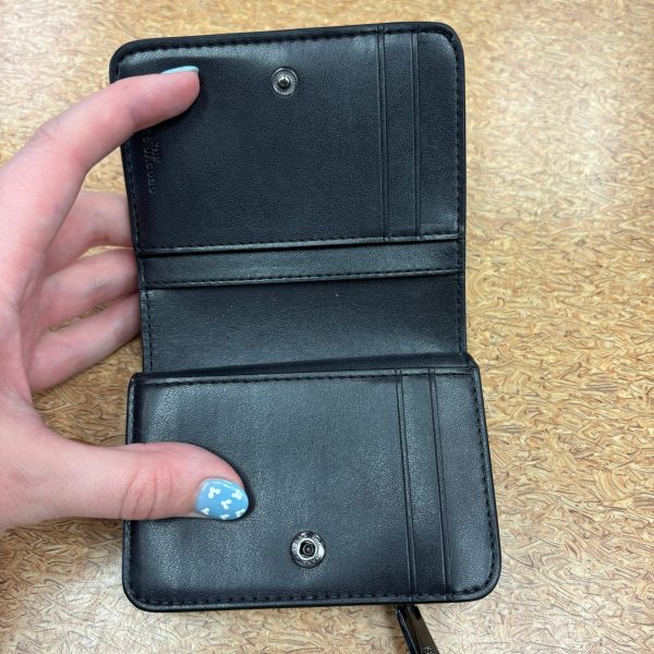 Wallet Luxury Designer By Marc Jacobs In Floral Print, Size:Medium For Sale - Image 2